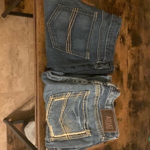 ARIAT STRAIGHT FIT BLUE JEANS
